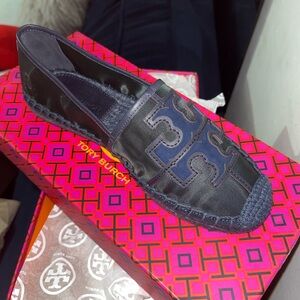 Tory Burch Women’s Espadrilles Perfect Navy, (Black Green and Navy) Size 5